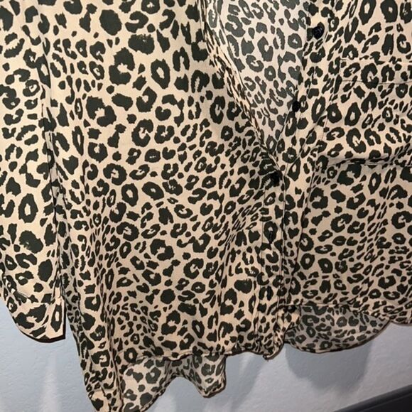 Sanctuary button front tie waist leopard print top oversized button down Small - Picture 4 of 5